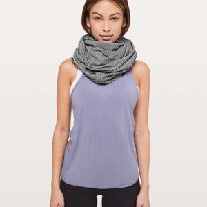 🎉 NWOT lululemon vinyasa scarf